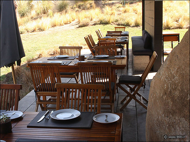 Mesas con vista al parque Bicentenario - Mestizo Restaurant