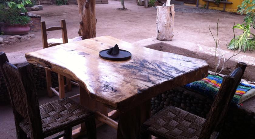 Mesa de Madera - Hotel Limar (Valle del Limar)