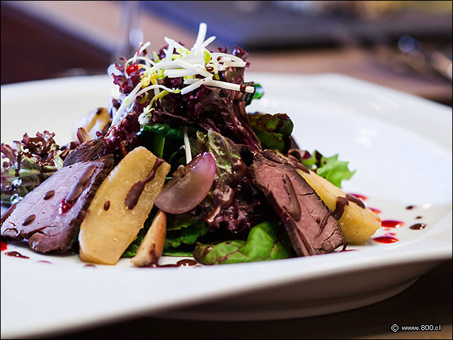 Ensalada de peras y roast beef - Latin - Marriott (antes Latin Grill)