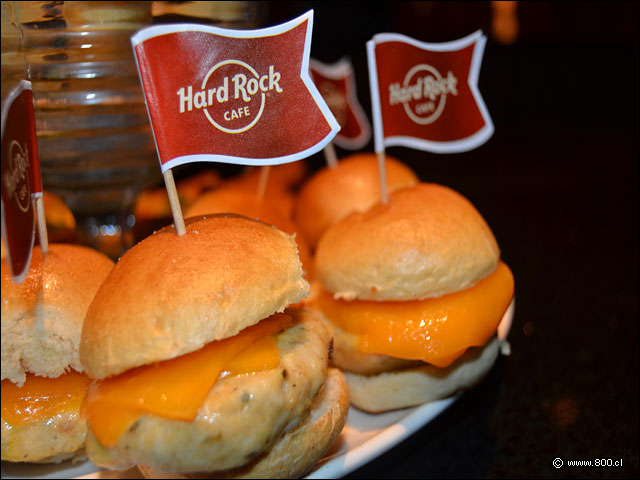 Hambruguesitas de pollo y cheddar - Hard Rock Caf Santiago (Mall Costanera Center)