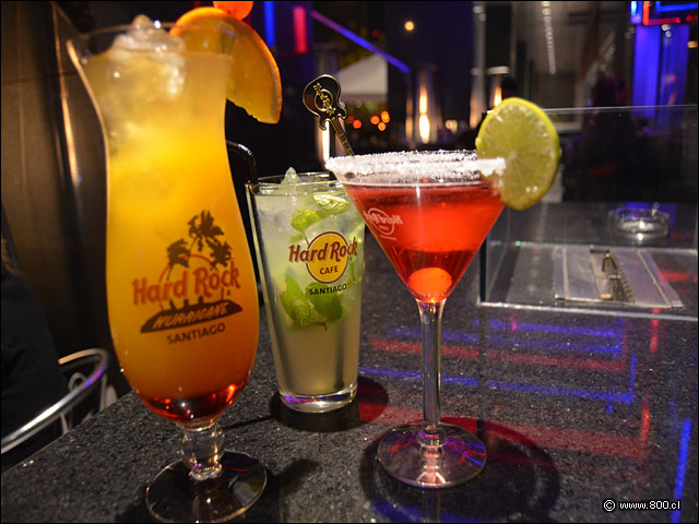 Ccteles en Hard Rock Caf - Hard Rock Caf Santiago (Mall Costanera Center)