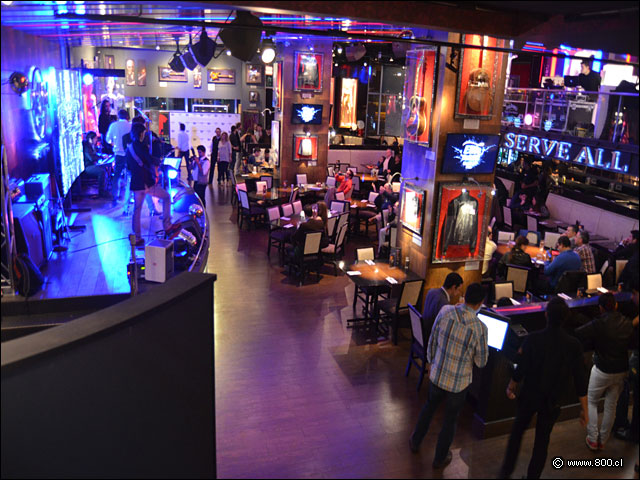 Hard Rock en Pleno - Hard Rock Caf Santiago (Mall Costanera Center)