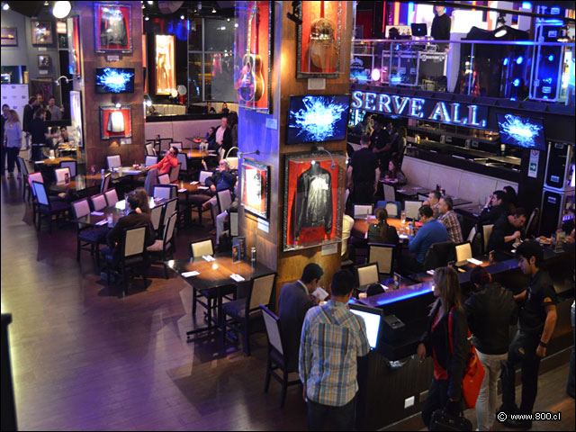 Hard Rock de Noche - Hard Rock Caf Santiago (Mall Costanera Center)