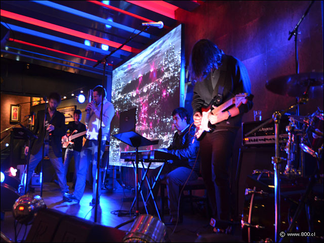 Banda en Vivo - Hard Rock Caf Santiago (Mall Costanera Center)