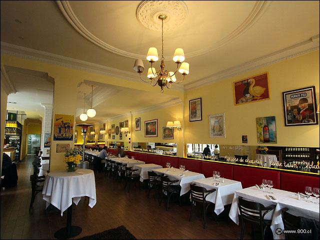 Primera vista al gran sal�n comedor - Brasserie Petanque (Bellavista)