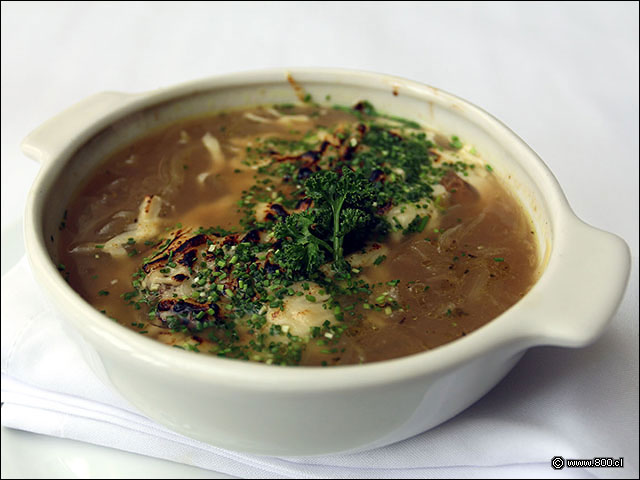 Sopa de Cebolla  - Brasserie Petanque (Bellavista)