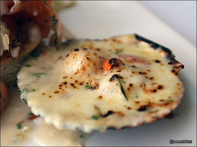 Ostiones gratinados en Tabla del Mar - Brasserie Petanque (Bellavista)