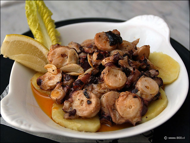 Pulpo al Ajillo