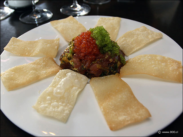 Tartar de Pescado del Da con Ikura de dos colores - Ichiban