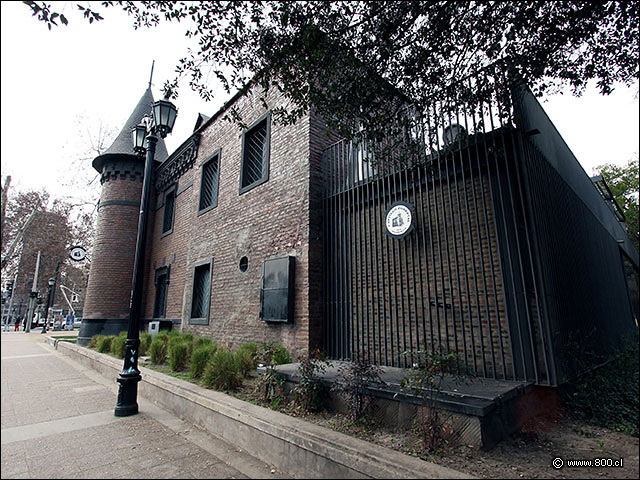 Fachada del Castillo Forestal que da a la calle Loreto - Castillo Forestal