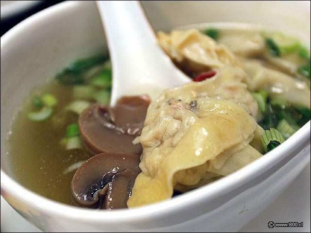 Sopa de Wantan con Cebolln y championes en Palacio Danubio Azul - Palacio Danubio Azul (PDA)