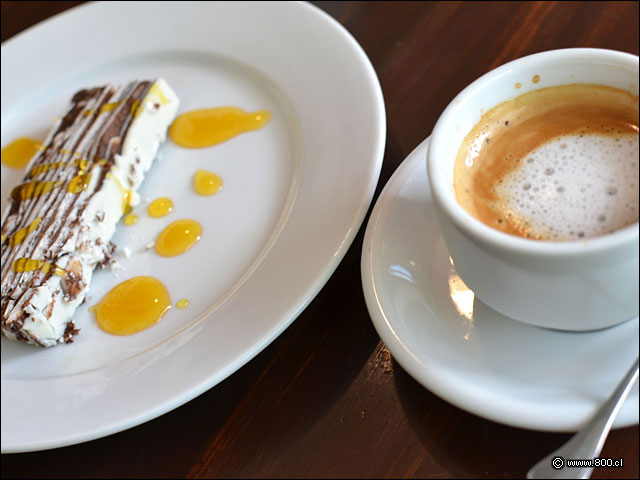 Tarta de chocolate Amanita y Machiatto con Leche Vegetal - Amanita