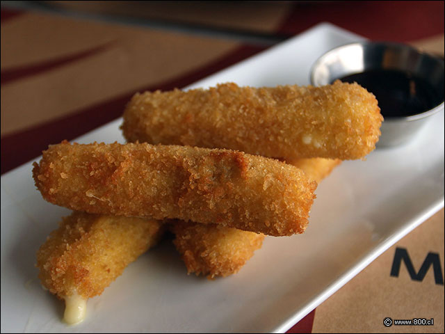 Palitos de Mozzarella fritos  - Mogambo