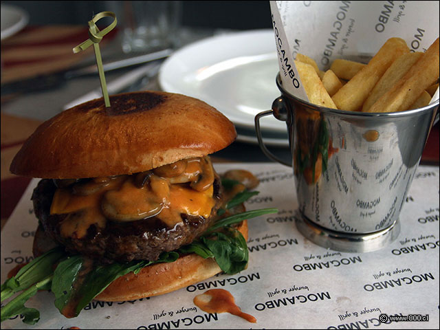 Contundentes sabores en esta hamburguesa  D.R. Burger - Mogambo