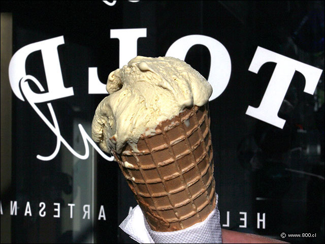 Helado de Toldo Azul en barquillo