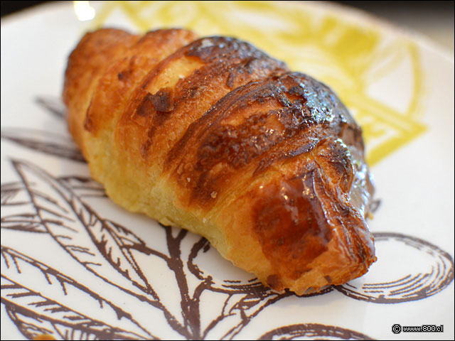 Croissant con Manjar - Quiltro