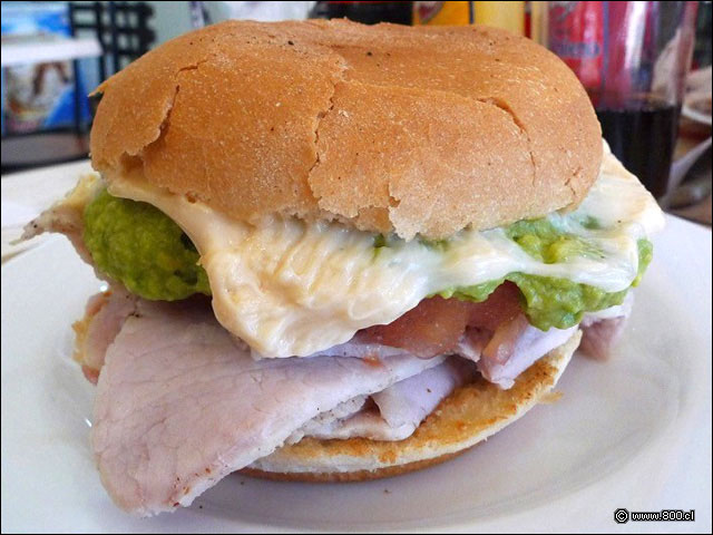 Sanwich Lomito italiano en pan frica