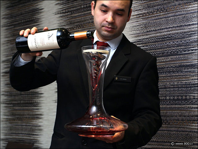 Servicio de decantaci�n con oxigenaci�n - Terran�e (Hotel Intercontinental)