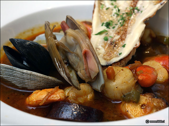 Sopa de mariscos Bulabesa - Terran�e (Hotel Intercontinental)