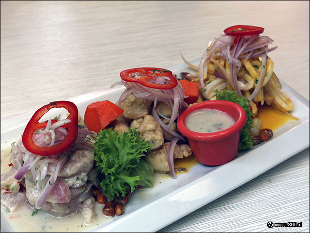 Piqueo Pacharaco, cebiche de reineta, un tradicional cebiche de mariscos y otro de pescado frito - Per Criollo