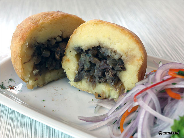 El relleno de lomo saltado de la Papa Rellena - Per Criollo