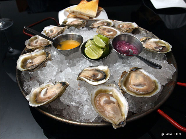 Ostras de borde negro con vinagreta de chalotas y salsa ponzu - La Costanera