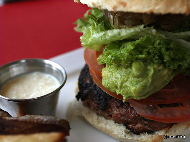 La contundente hamburguesa de la Abuela de Bautista Gourmet - Bautista Gourmet