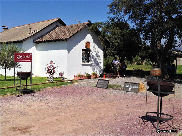 Vista de la casa que alberga al restaurante y caf Zinfandel - Zinfandel - Via TerraMater