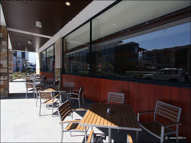 Mesas exteriores - Outback (Mall Vivo Los Trapenses)