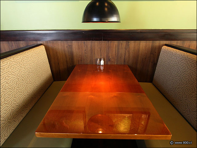 Detalle de un booths - Outback (Mall Vivo Los Trapenses)