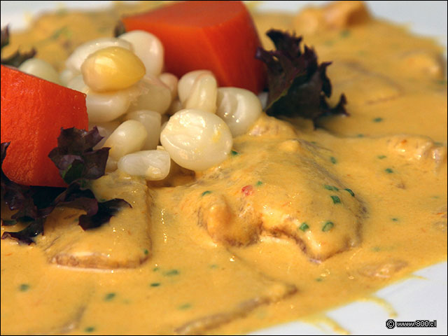 L�minas de reineta con salsa de aj� amarillo al olivo en este Tiradito Mama Kuna - Mama Kuna