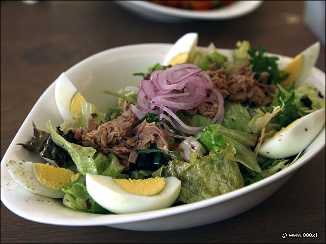 Ensalada Nicoise - Vapiano (Mall Parque Arauco)