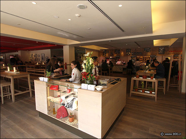 La recepcin - Vapiano (Mall Parque Arauco)