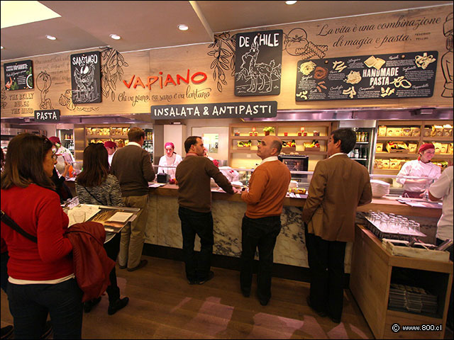 Estacin de Ensaladas y Antipastos - Vapiano - Mall Parque Arauco