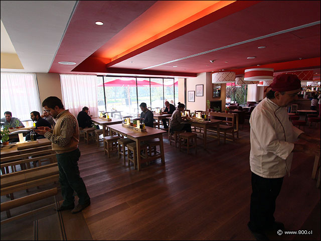 Otra vista del saln - Vapiano (Mall Parque Arauco)