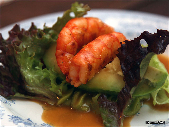 Palta cardenal, servida con bisque de langostinos - Bistr Castillo Rojo (ex Cabildo)