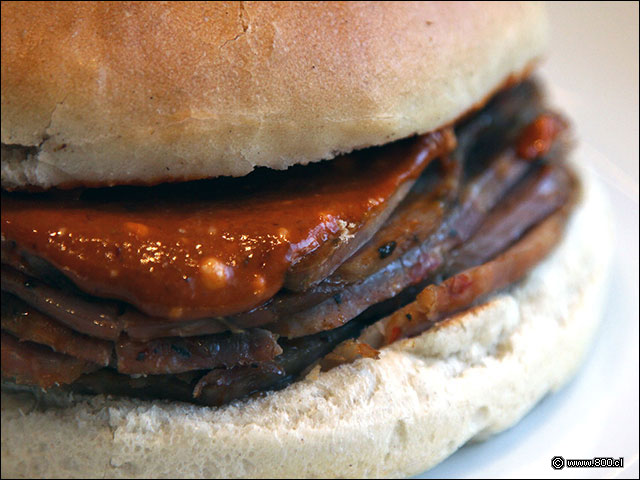 Lminas de arrollado de cerdo con mayonesa picante - Soler (Las Condes)