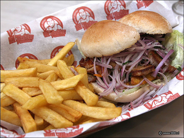 Sandwich de Adobo Lechn - El Taita Peruano