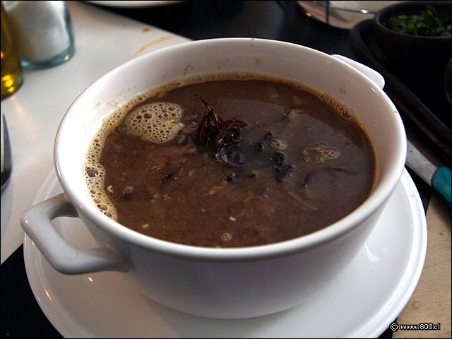 Cremosa sopa de cebolla con queso