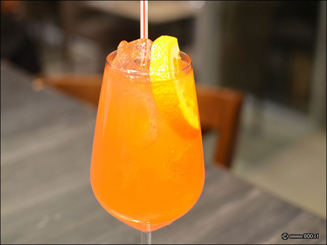 Aperol Spritz - Lobby Bar (Hampton Rancagua Hotel)