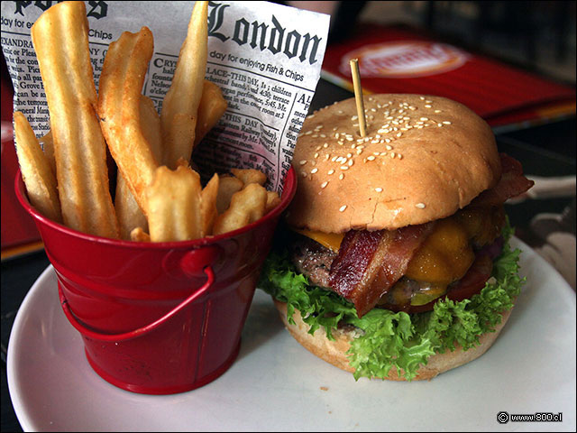 Bien cl�sicos los sabores de la Jimmy's Cheese & Bacon Burger - Jimmy�s