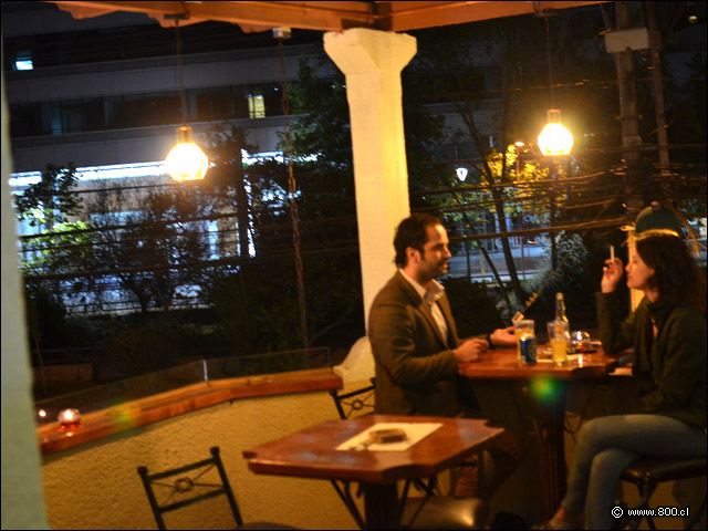 Terraza balcón del segundo piso de Flannerys Beer House Tobalaba - Flannerys Beer House - Tobalaba