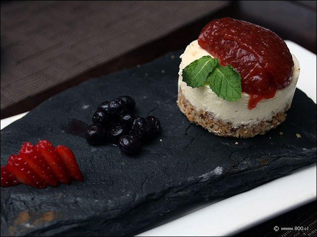 Cheese Cake que queso de cabra con dulce de membrillo - Mulato Restaurant