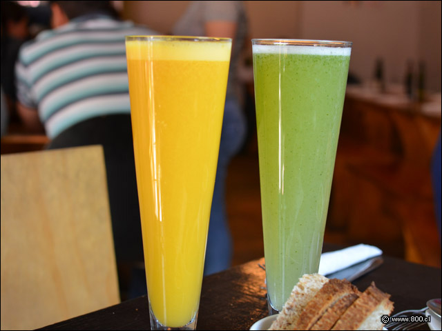 Jugos Naranja Chirimoya y Limonada Menta en  Verde que te quiero Verde - El Verde, que te quiero verde