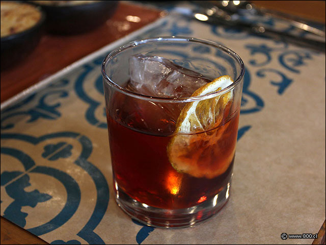 Negroni ahumado en Kinsa - Kinsa