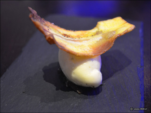 Pre postre de Crocante de pl�tano con helado de maracuy� - Casa Esmeralda