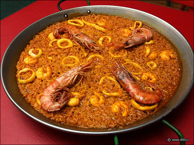 Paella de camarones de rio y calamares - La Bodeguilla de Cristbal