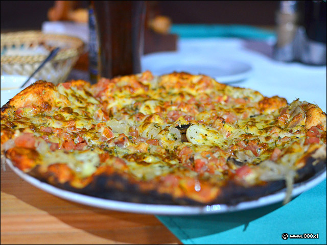 Pizza vegetariana a la Piedra - Chil�in Hostel