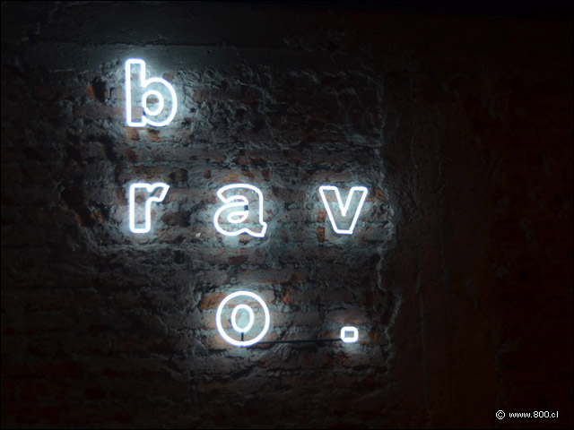 Fachada de noche en Bravo 951 - Bravo 951