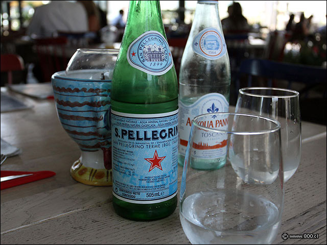 S.Pellegrino y Aqua Panna - Brunapoli Mall Vivo Los Trapenses